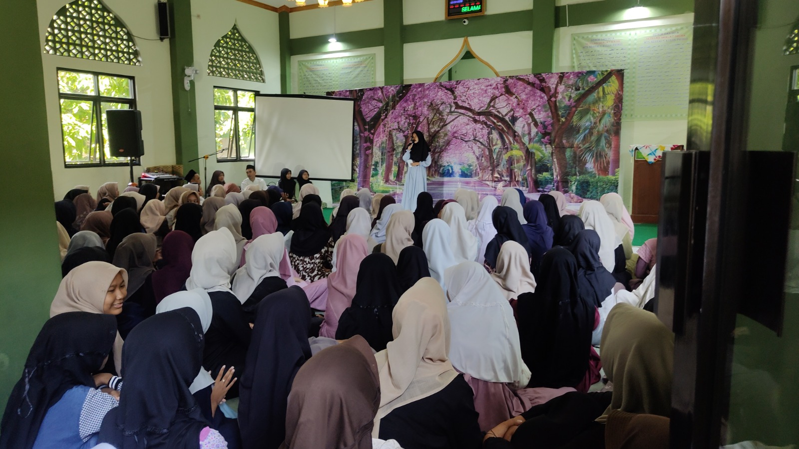 MTsN 6 Kulon Progo Akhiri Pesantren Ramadan dengan Nuzulul Qur’an dan Pentasarufan Zakat